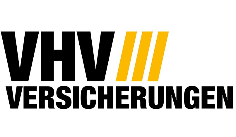 Das Bild zeigt das Logo der VHV Versicherungen. Oben steht in großen, schwarzen Großbuchstaben „VHV“. Direkt daneben befinden sich drei senkrechte, gelbe Balken. Unter dem Schriftzug ist in ebenfalls schwarzen Großbuchstaben das Wort „VERSICHERUNGEN“ zu lesen. Das Design ist schlicht und modern gehalten.